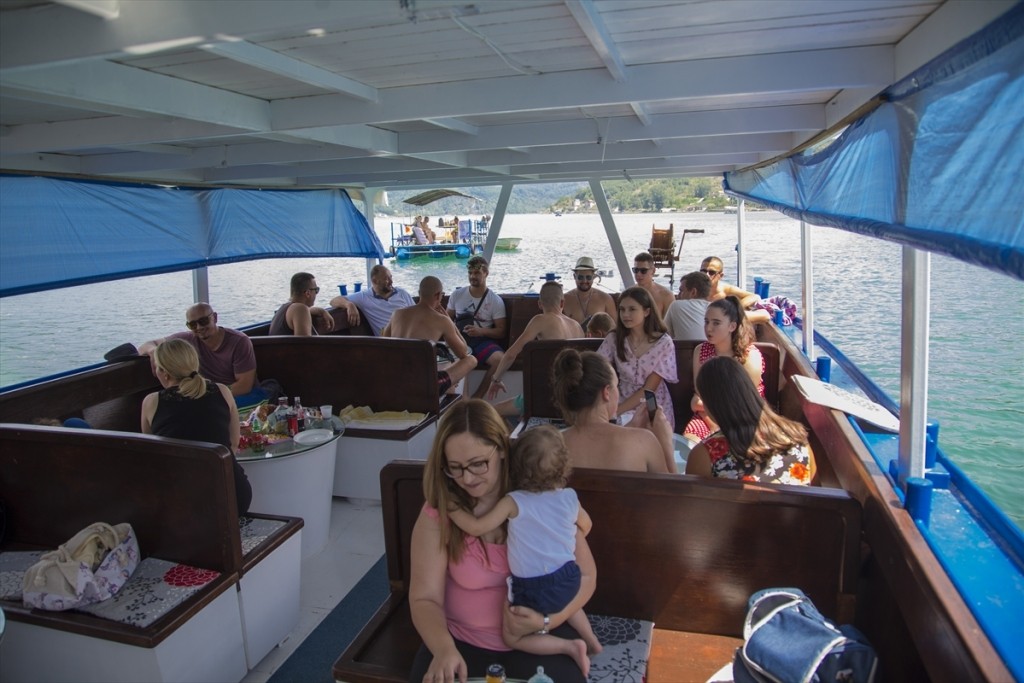 Ljepote Hercegovine: Krstarenje brodom Šeherzada po Jablaničkom jezeru