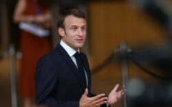 Macron najavio vraćanje vanrednog stanja, policijski sat u Parizu