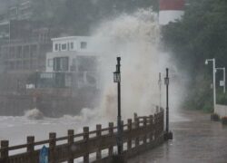 Tajfun Muifa pogodio istočnu Kinu, 1,6 miliona ljudi moralo napustiti svoje domove