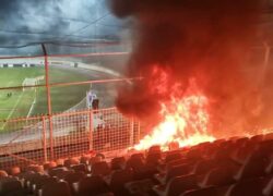Huligani zapalili dio tribine na stadionu pod Bijelim brijegom